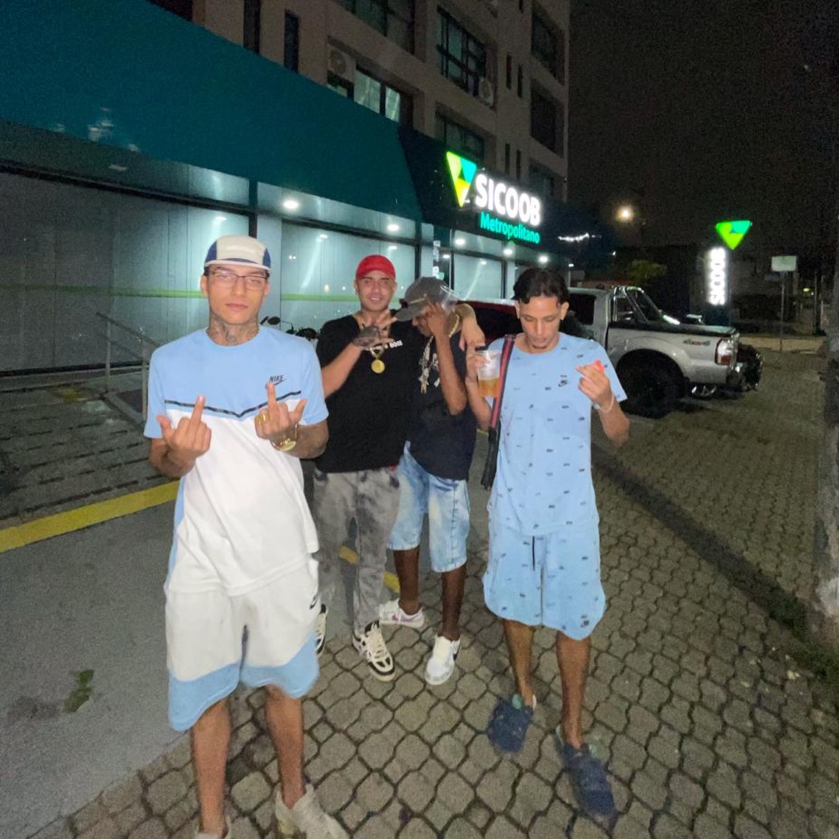 Olho No Olho - Single by eoenzo, Guts Mc & Mc GR album cover