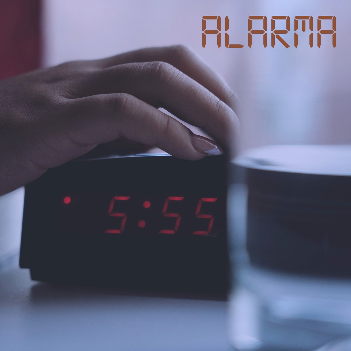 ALARMA - Single by Vivian Oranch album cover