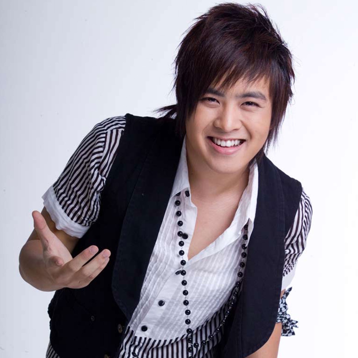 Phải Làm Thế Nào - Single by Wanbi Tuấn Anh album cover