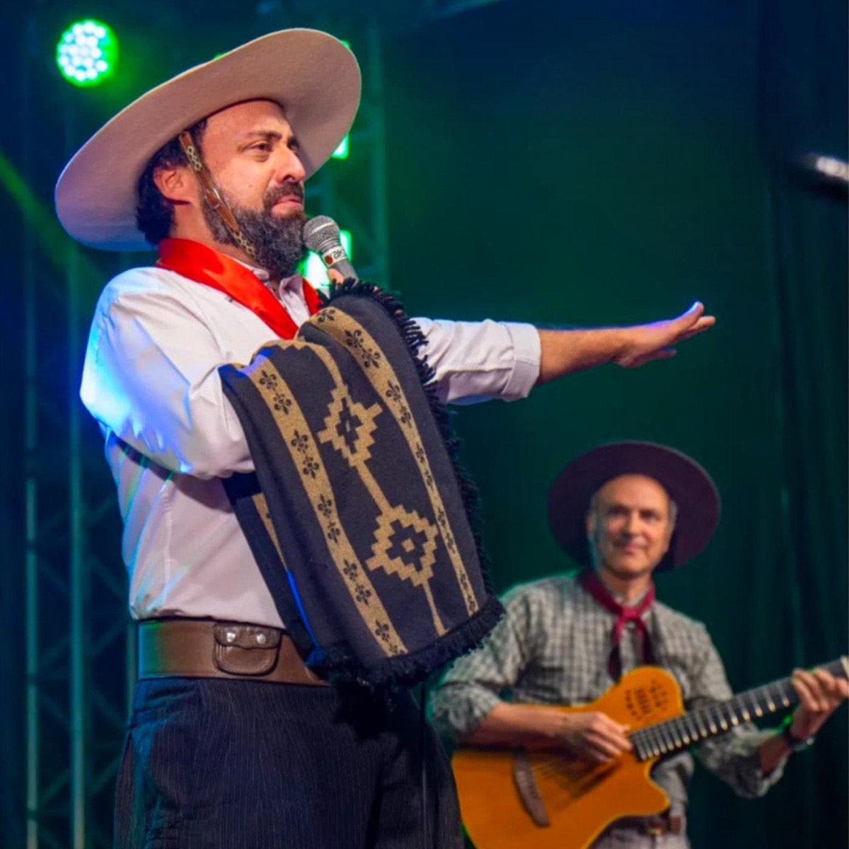 Só no "Butóquis" (Ao Vivo) - Single by Lincon Ramos & Evandro Zamberlan album cover