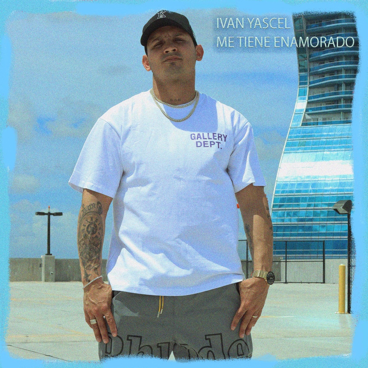 Me tiene Enamorado - Single by IVÁN YASCEL album cover