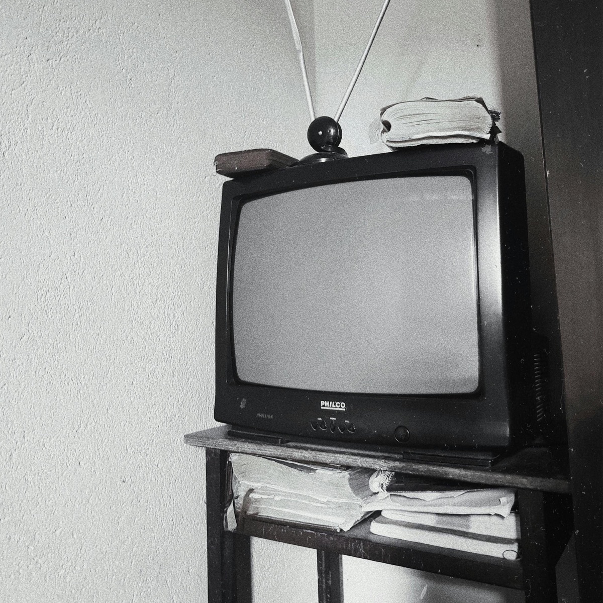 TV (feat. Unge Fæffægutt) - Single by KALLÉ album cover