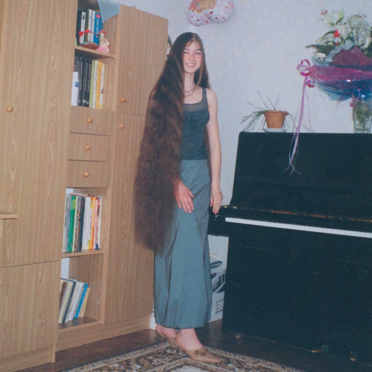 Устала сопротивляться by Kira Weinstein album cover