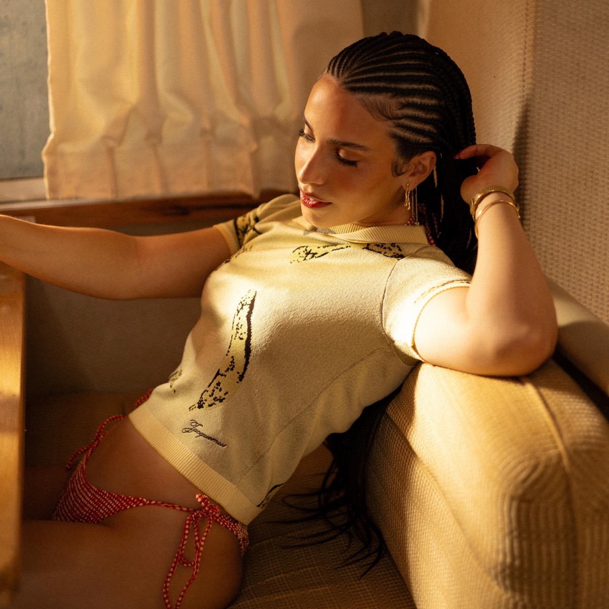 No Me Quiero Ir - Single by Zhamira album cover