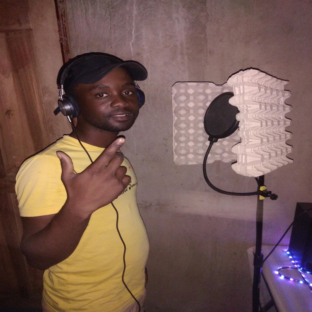 MODIMO OSA KOPANTSHA (feat. Ntate Sebela) - Single by CrazieGogo album cover