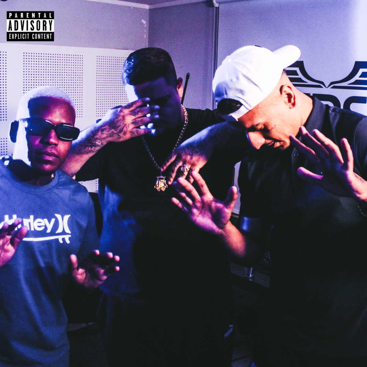 Vivendo por ai - Single by MC LT & Mc Jah album cover