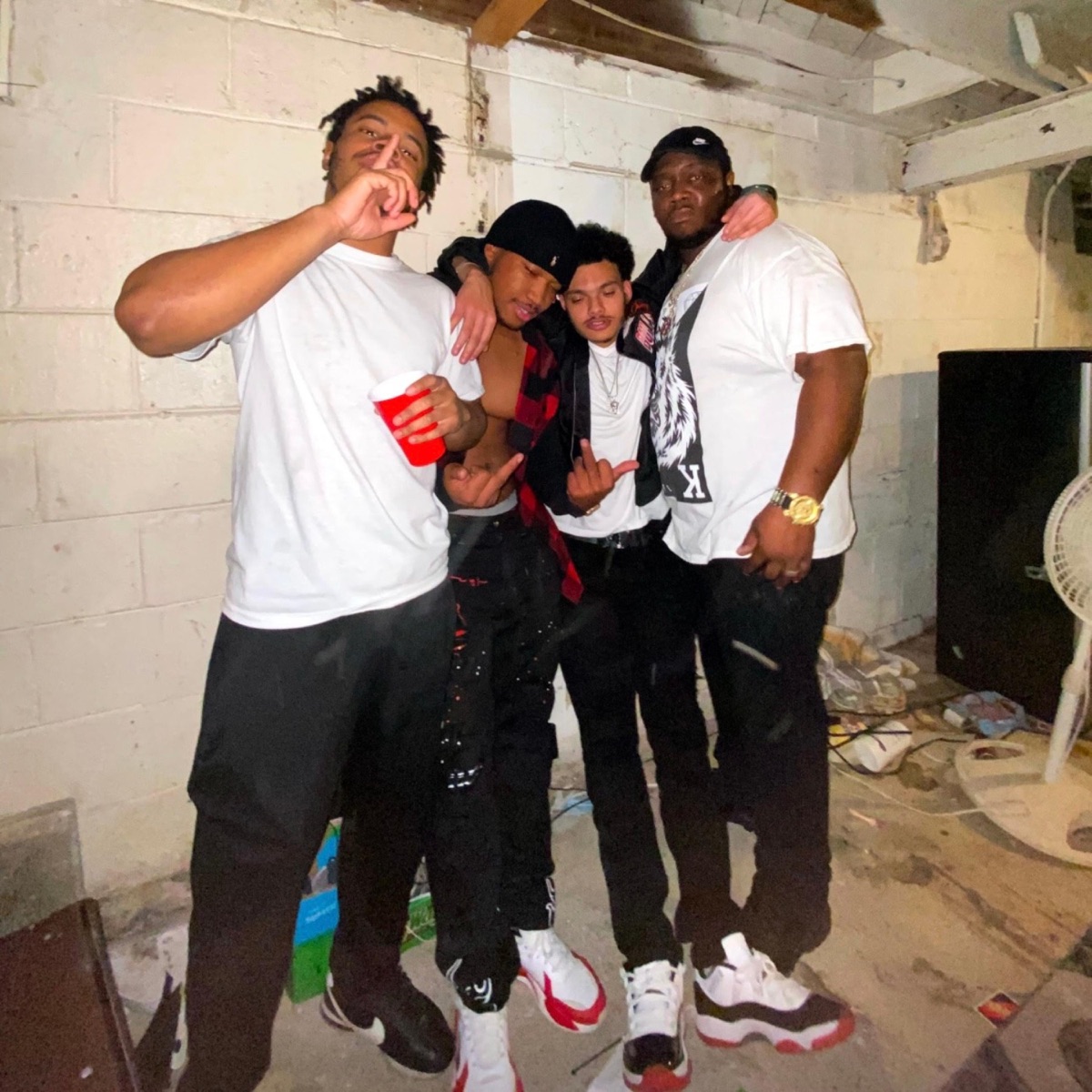 Family Guys (feat. SillyboyChris & Stone) - Single by Notaesleaks album cover