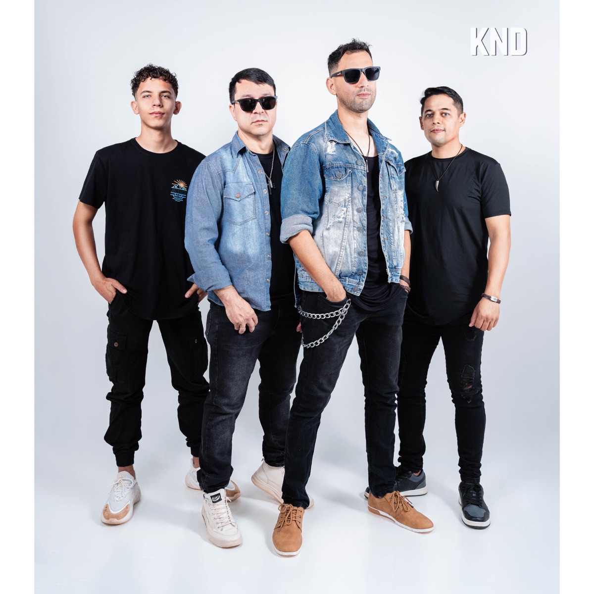 Madre Mía - Single by KND album cover