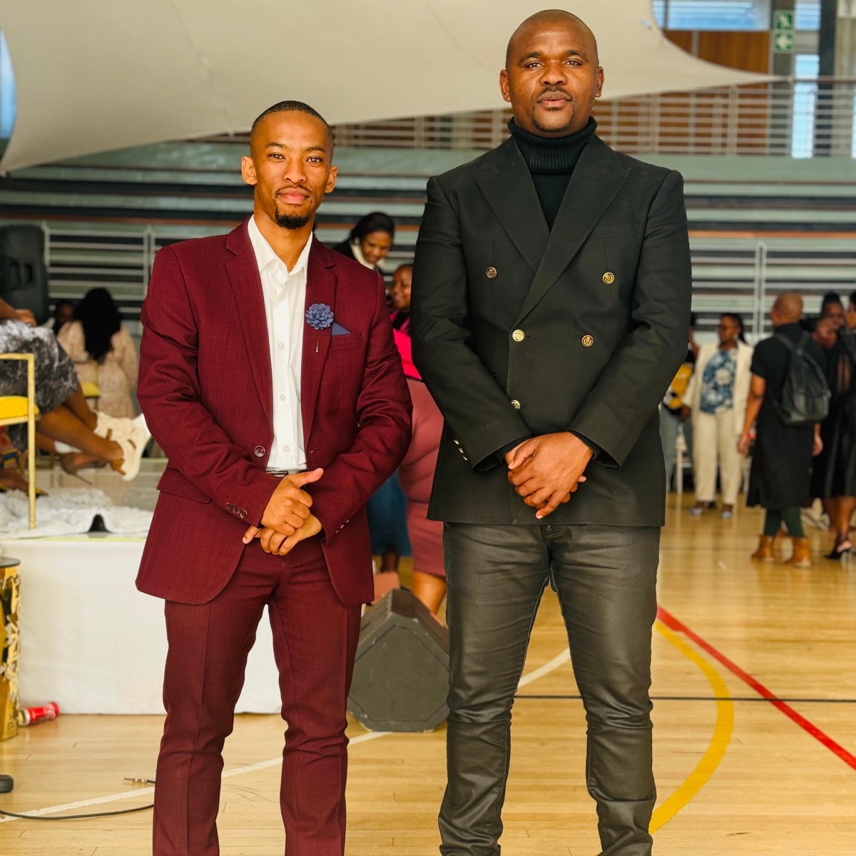 Vuyani Enkosini (feat. MAJEKE) - Single by Xola Sofuthe album cover