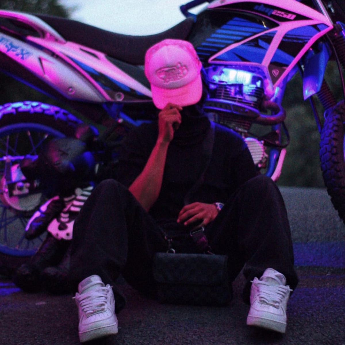 Frágil - Single by G Romero album cover