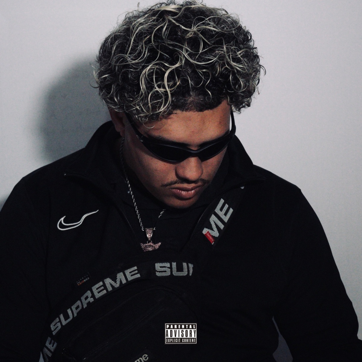 TROCA AS NAVE, TROCA AS PUT4 - Single by MXNDXS, Dj Blessed Original, Mc neguinho jd & Éffe album cover
