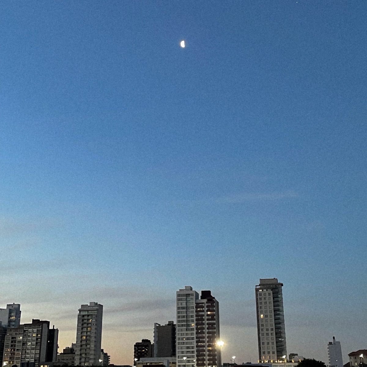 luna - Single by LEANDRO album cover