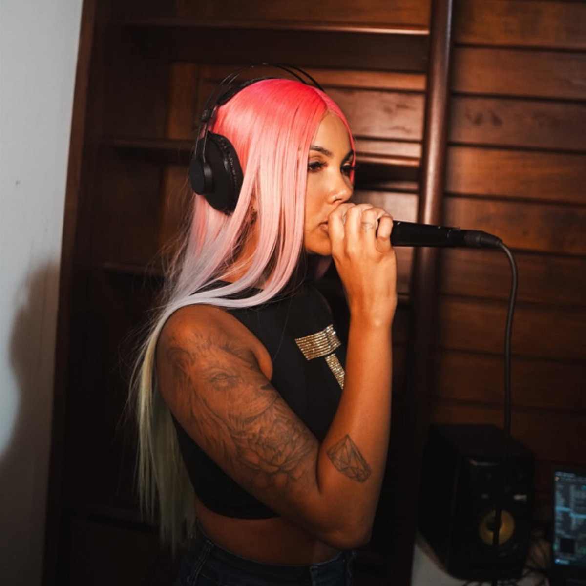 Vem Tira Meu Sutiã - Single by Mc Thay RJ & Dj 2r do Martins album cover