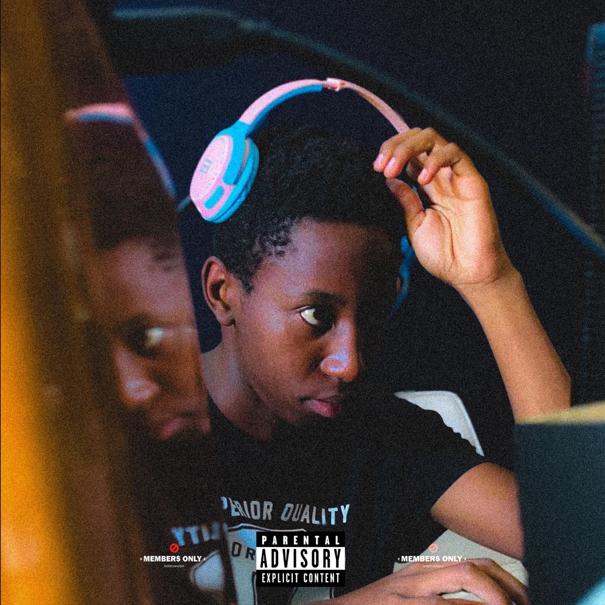 Christmas Present 2.0 (feat. Sizwe Nineteen) - Single by De'vine 07 album cover