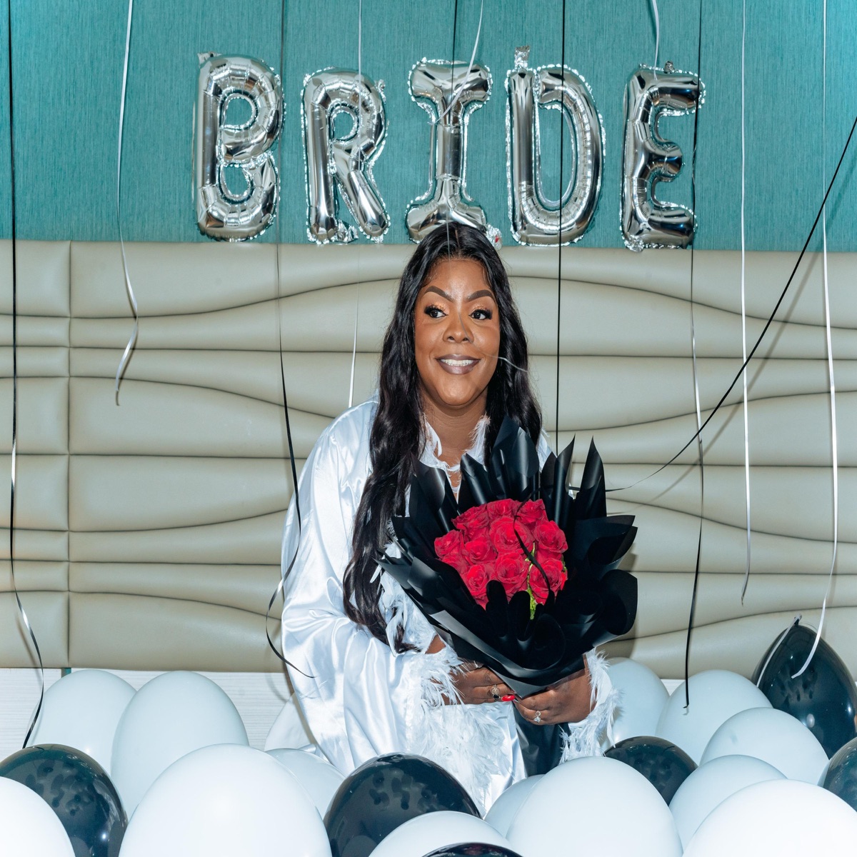 Hiyo Tiyissela - Single by Lourena Nhate album cover