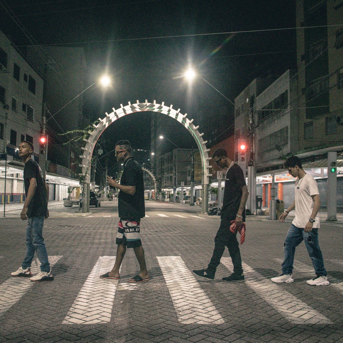 Movimentações (feat. Felipot) - Single by Prod Tavares, Botazzo Lucas & Di Gones album cover