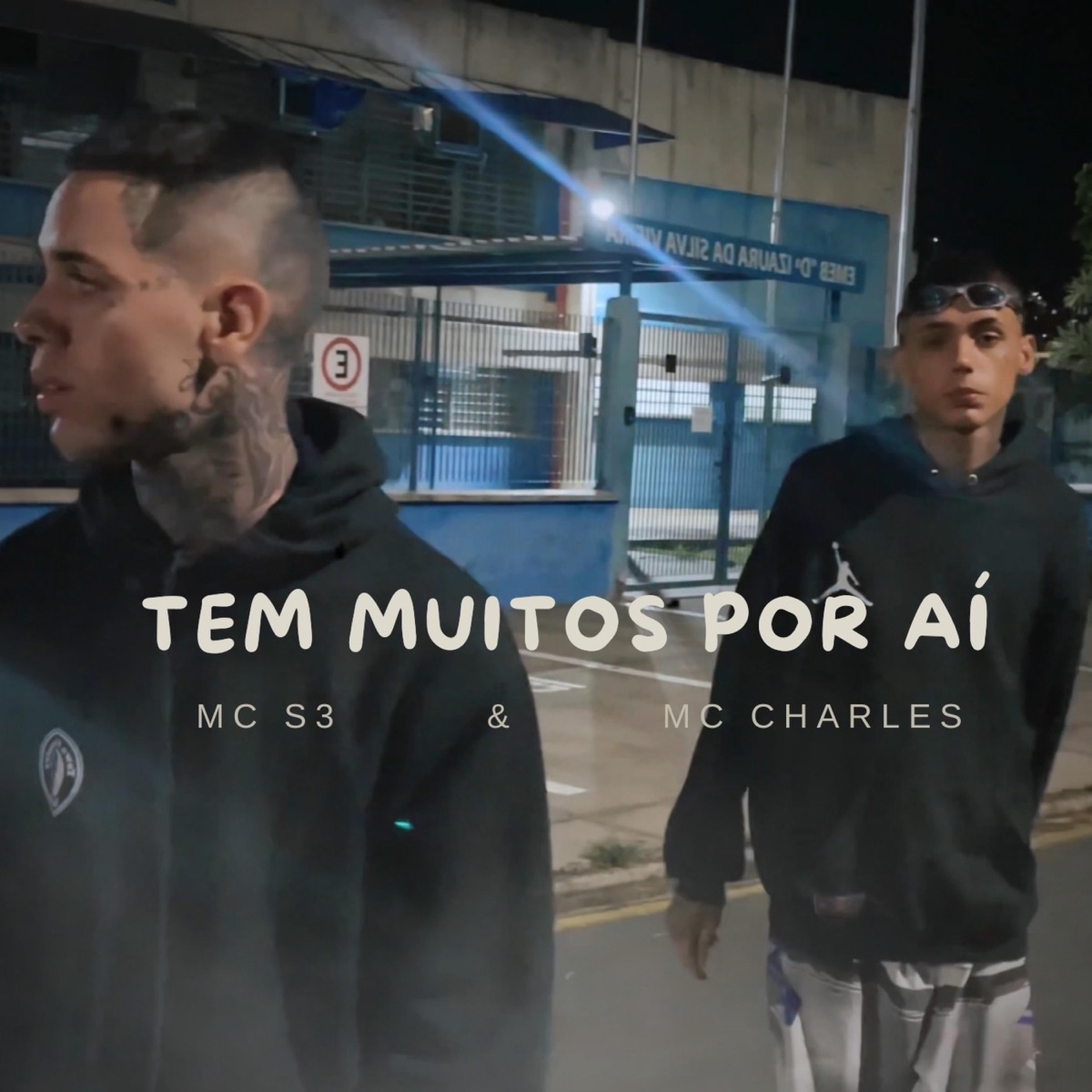 TEM MUITOS POR AI (feat. MC CHARLES) - Single by MC S3 album cover