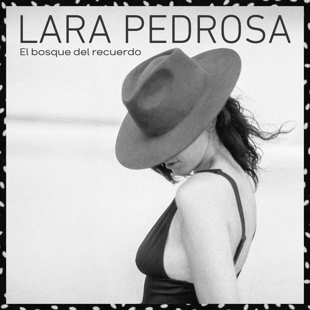 El bosque del recuerdo by Lara Pedrosa album cover