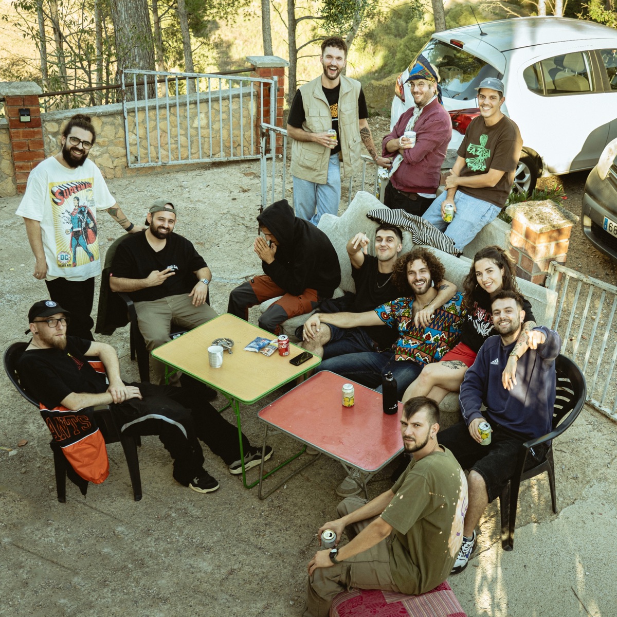 24 LLESQUES VOL. 2 (feat. Fat Chets, Teks Meks, D.entrelitio, Sr. À, Yung Rovelló, Ainhara, Dafer, Majaraca, Acid Lemon, LEMAT, Vanks & DJ Alar) - EP by 24 Llesques album cover