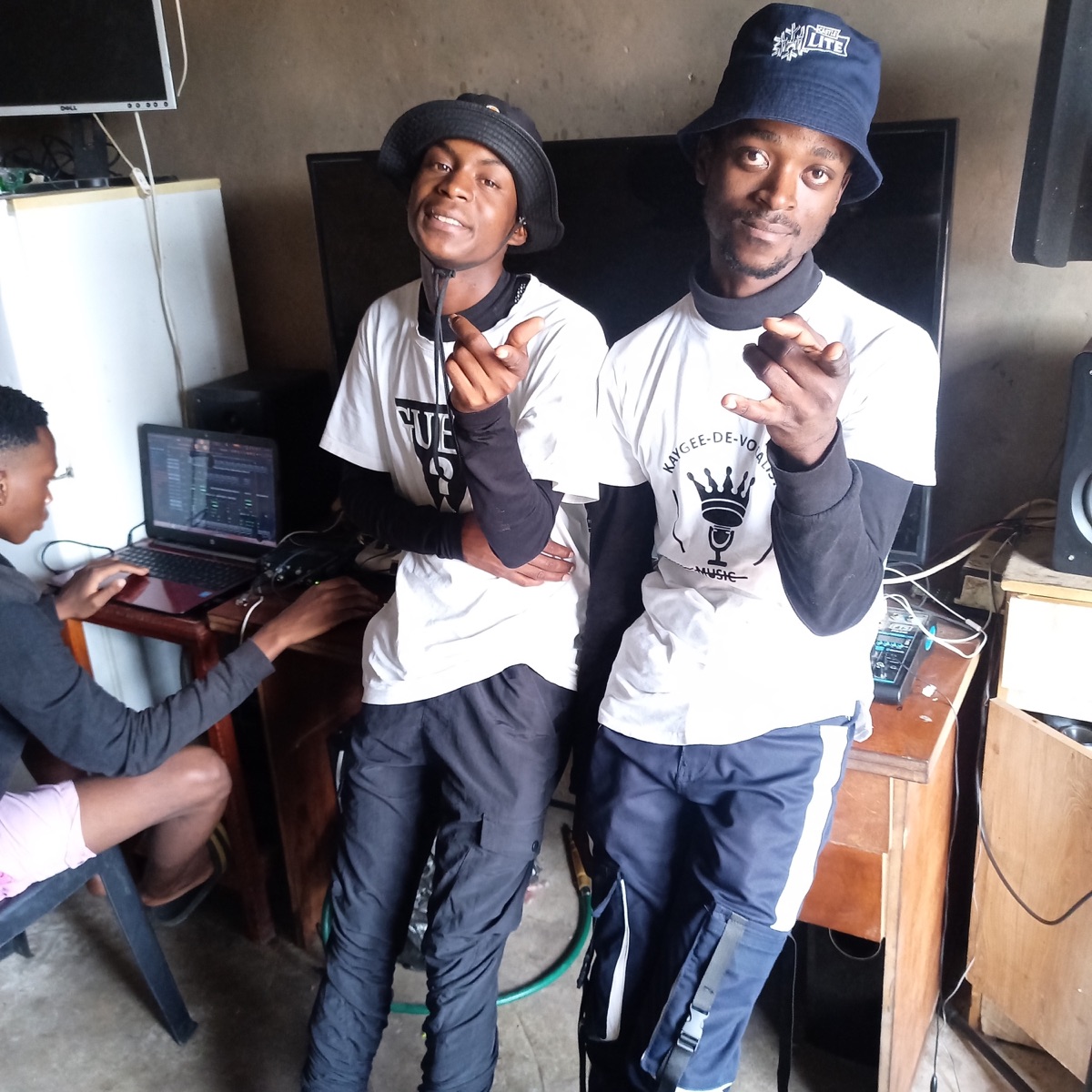 Manaba (Radio Edit) [feat. kat Sa] - Single by Kaygee De Vocalist & Psychonic Vocalist album cover