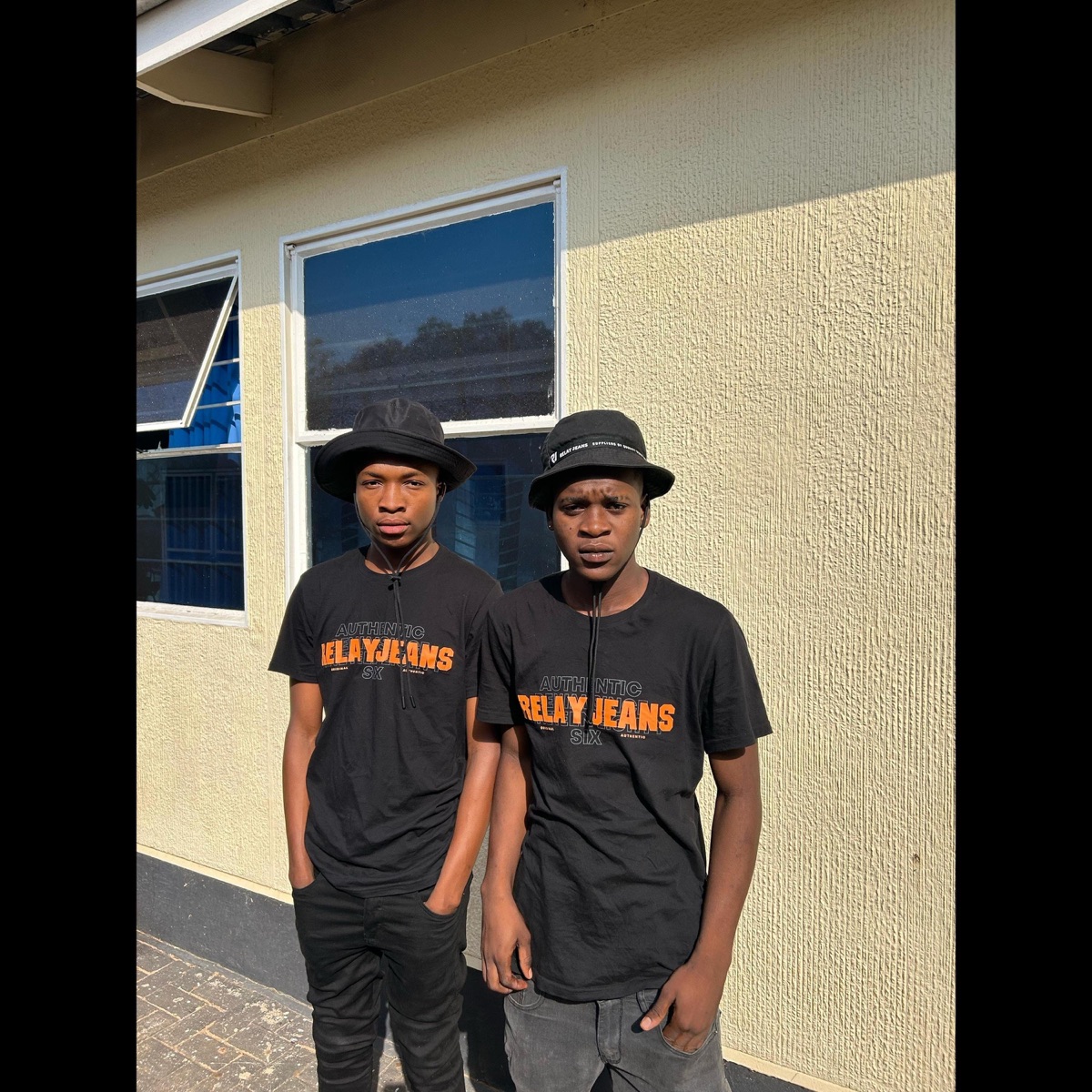 Sisonkee Vafakazii (feat. Young Nikka) - Single by Dederiser album cover