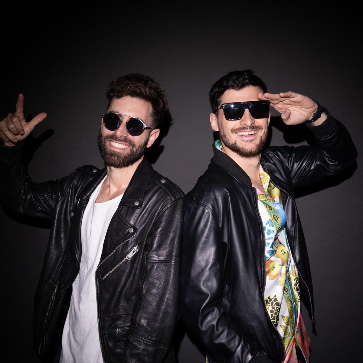 Escapadita (feat. Flor de cumbia) - Single by Dúo Piranha album cover