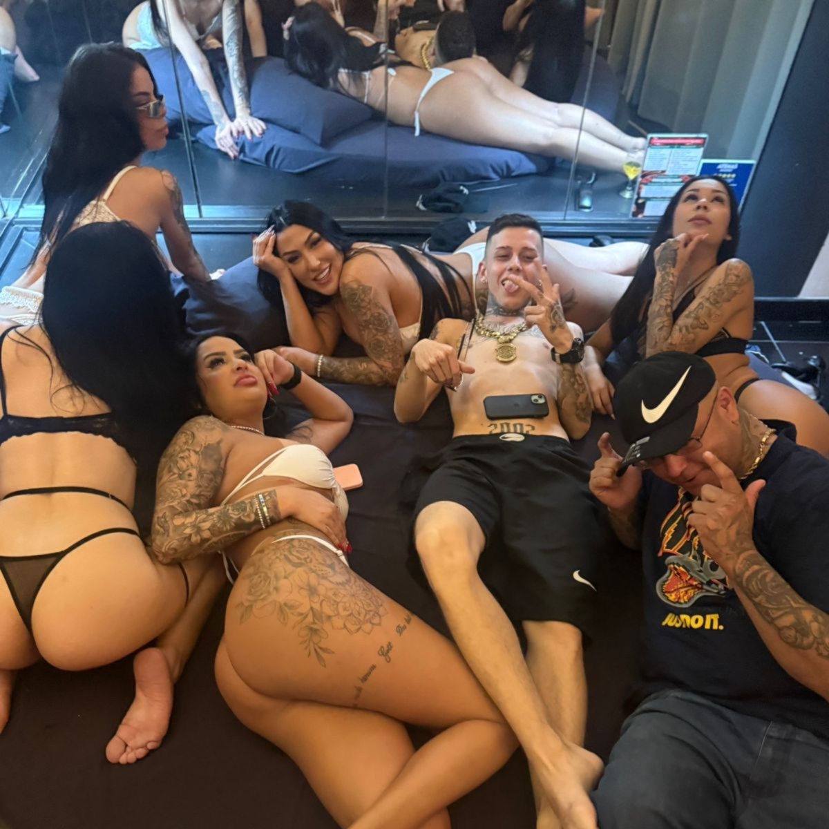 Ela É Piranha - Single by DJ VL & Dj Matheus Silva album cover