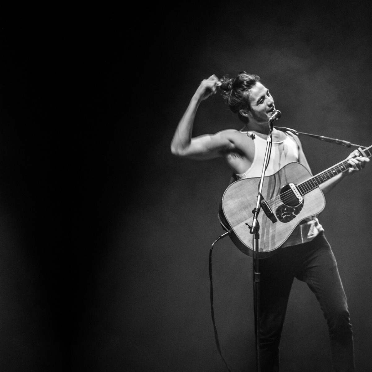 Troco Likes Ao Vivo by TIAGO IORC album cover